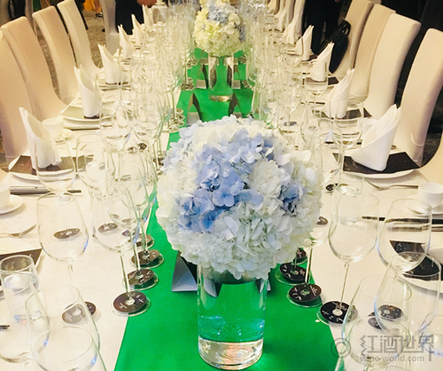 葡萄酒礼仪之如何体面敬酒 葡萄酒礼仪之如何体面敬酒